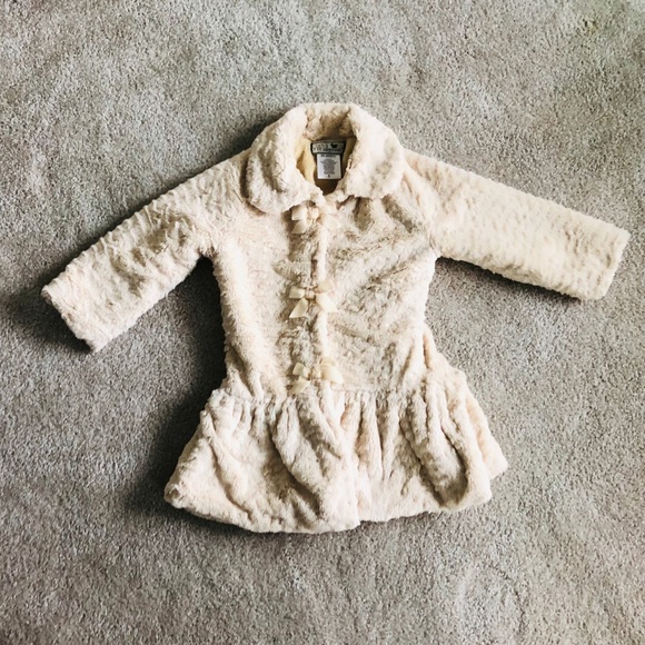 Classic Faux Fur Cream Widgeon Coat - Picture 3 of 4